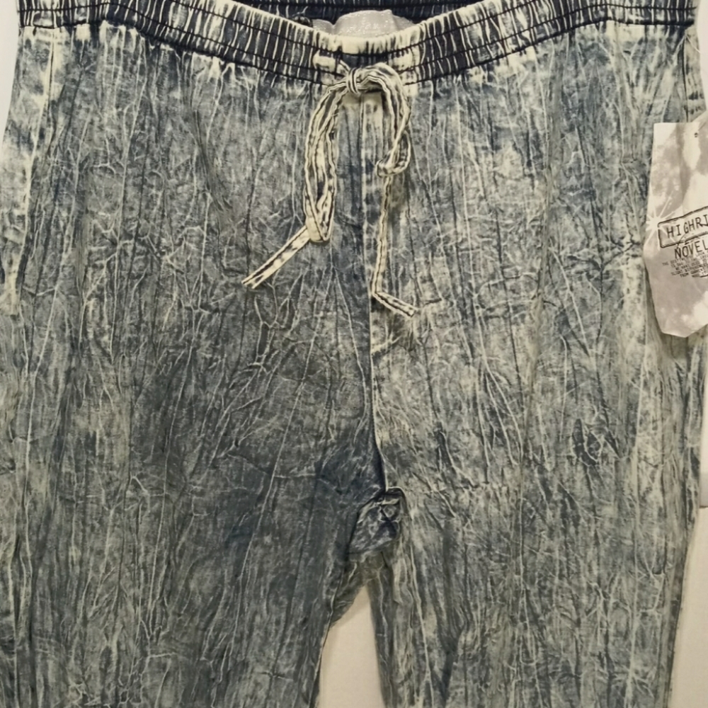 CRAVE FAME  BY ALMOST FAMOUS LIGHTWEIGHT ACID WASH JOGGERS